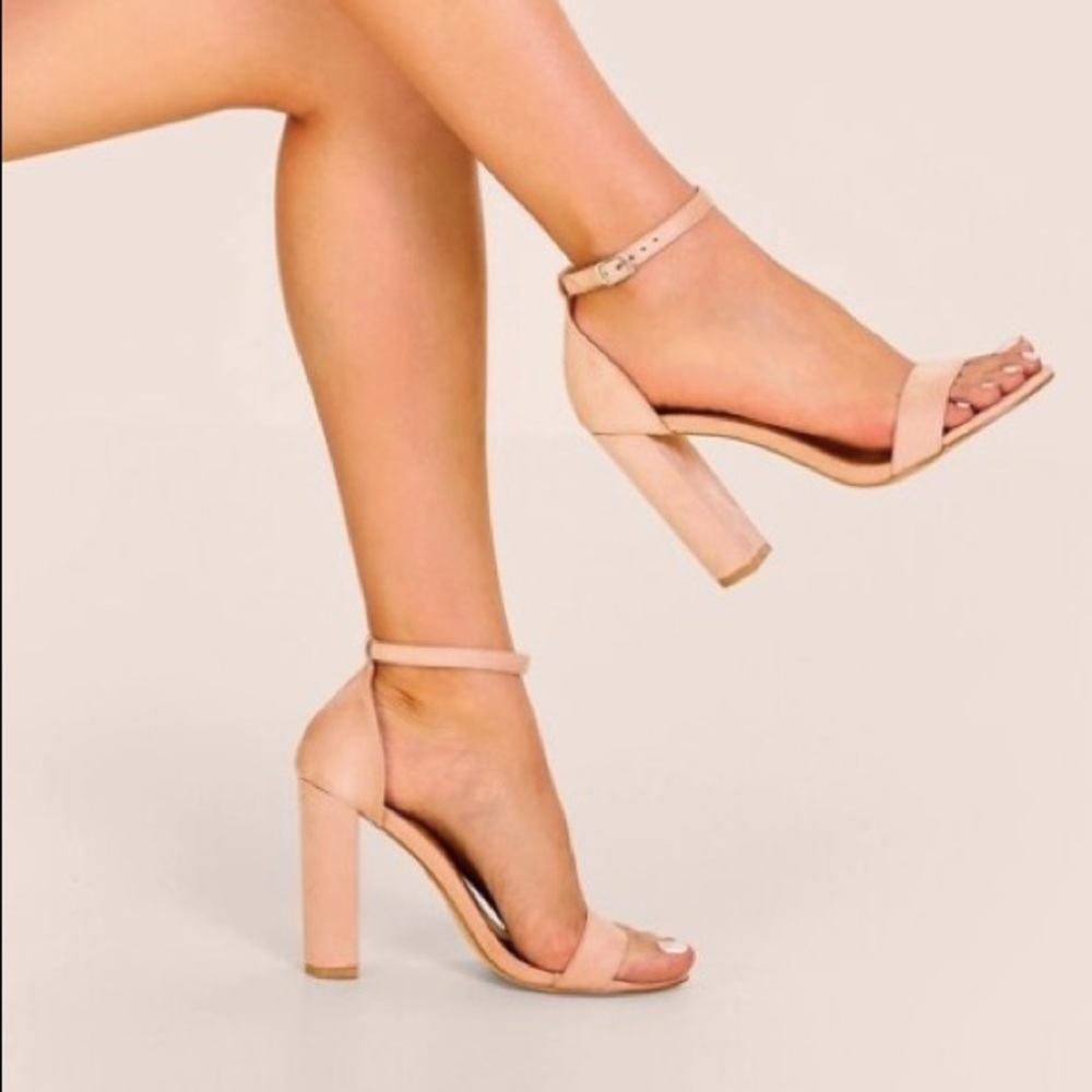 ***never been worn*** Chunky Heel Nude